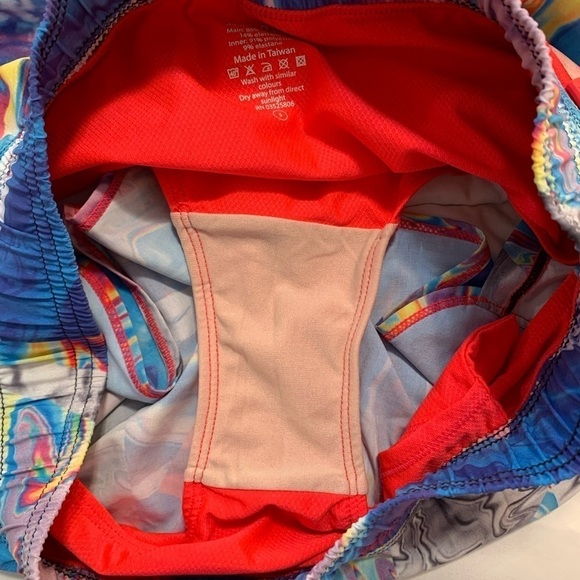 Sweaty Betty Iridescent rainbow swirl shorts small F312 - Picture 10 of 11